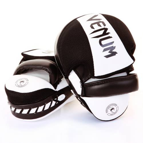 venum focus mitts cellular 2.0 - valkoinenmusta pari