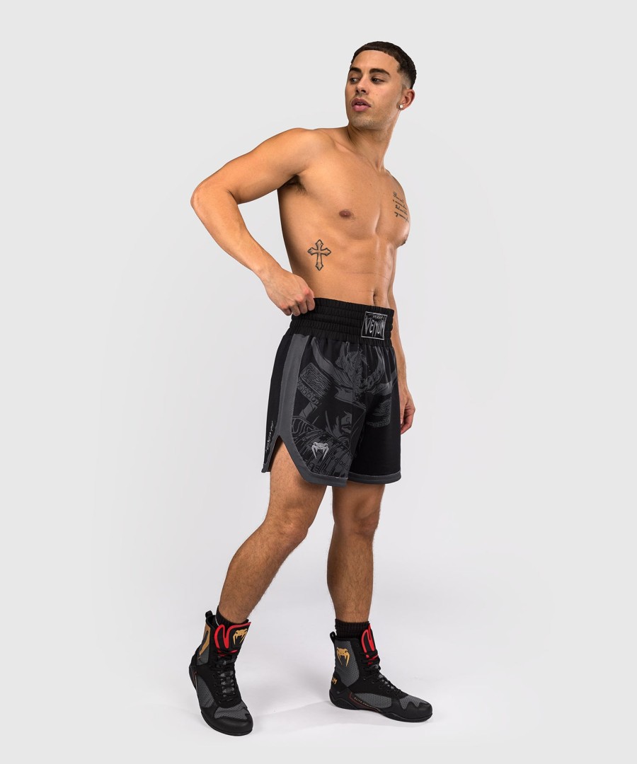 venum x assassin creed shadows nyrkkeilyshortsit - musta