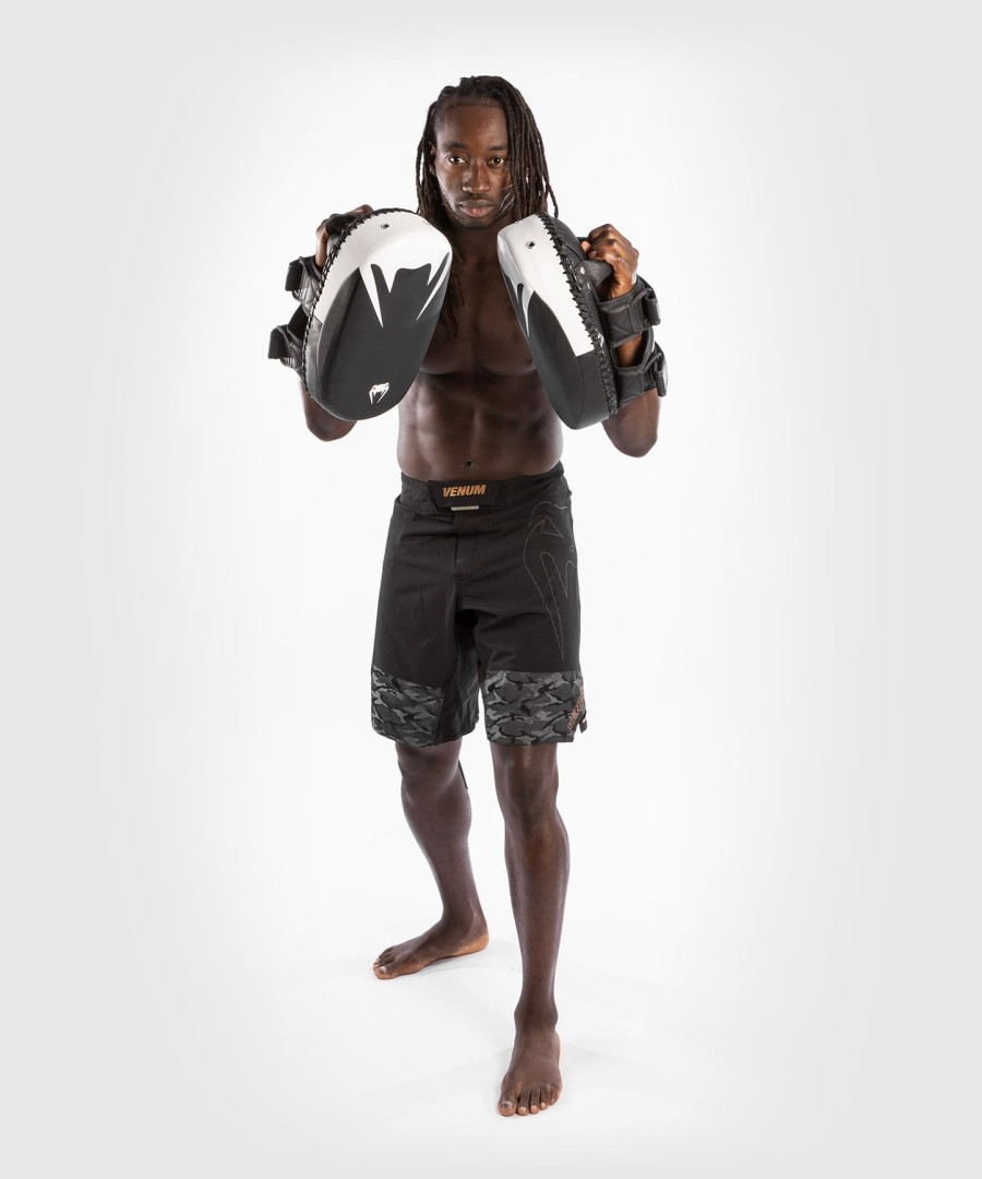 venum kick boxing 2.0 micro fiber paos - mustavalkoinen