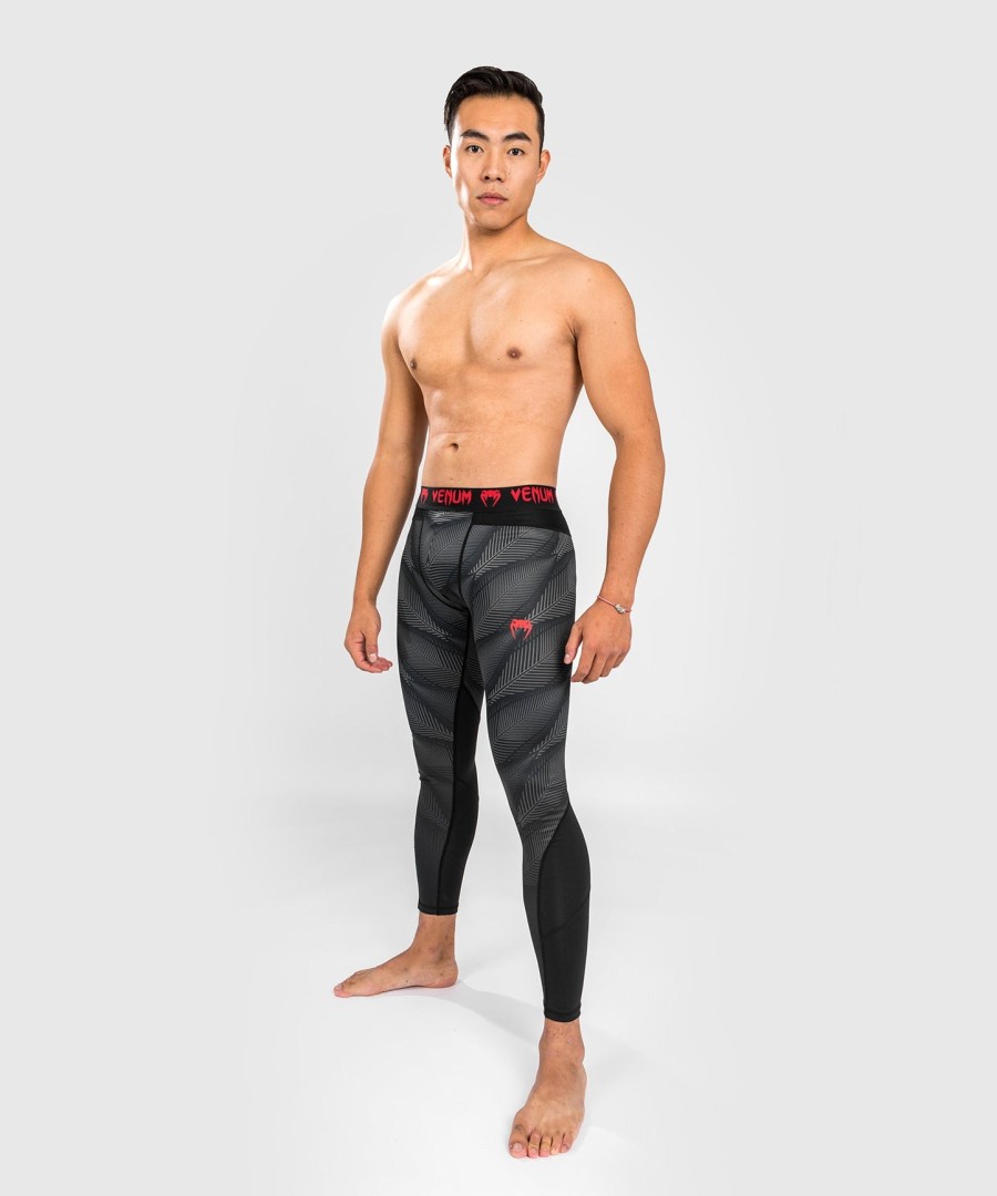 venum phantom -shortsit - mustapunainen