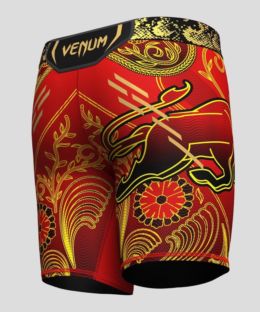 miesten ufcn vertaansa vailla oleva venum red ilia topuria vale tudo short