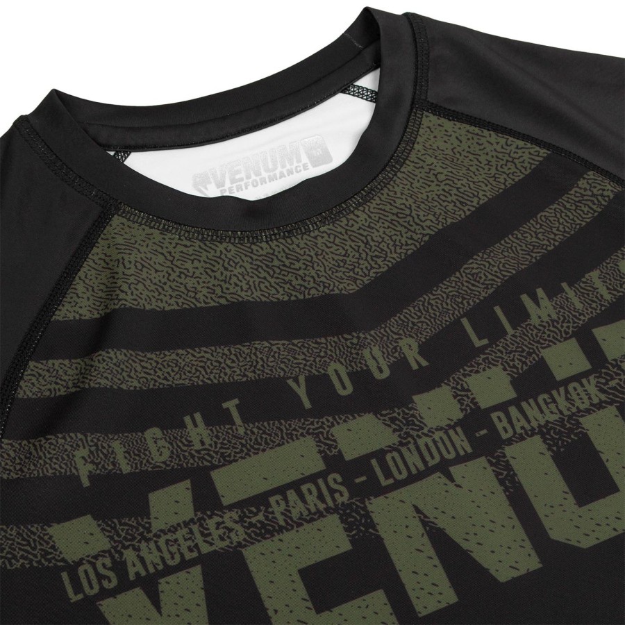 venum signature rashguard - lyhythihainen - mustakhaki - exclusive