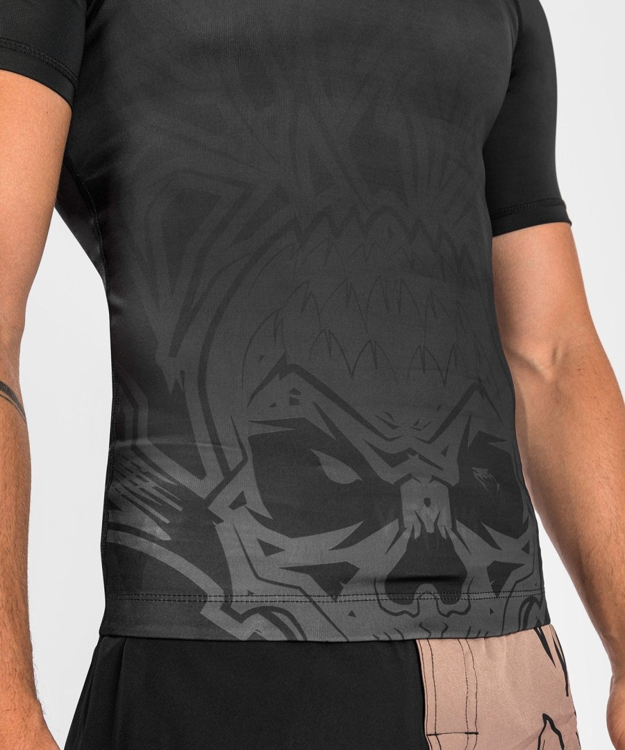 venum reorg rashguard - lyhyet hihat - musta