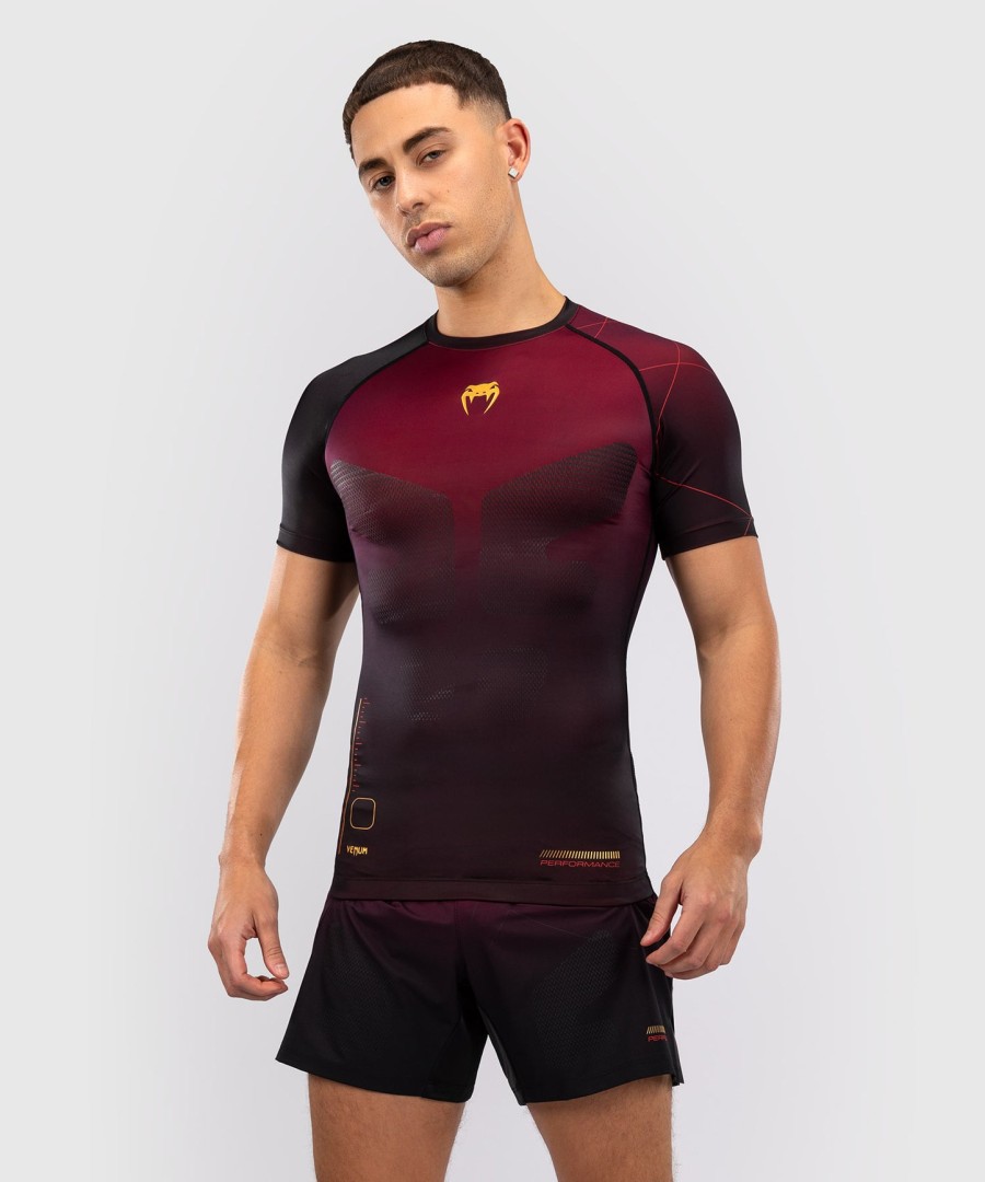 venum tactical xt lyhythihainen rashguard - mustaviininpunainenkulta
