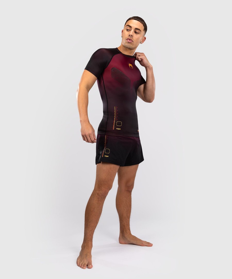 venum tactical xt lyhythihainen rashguard - mustaviininpunainenkulta