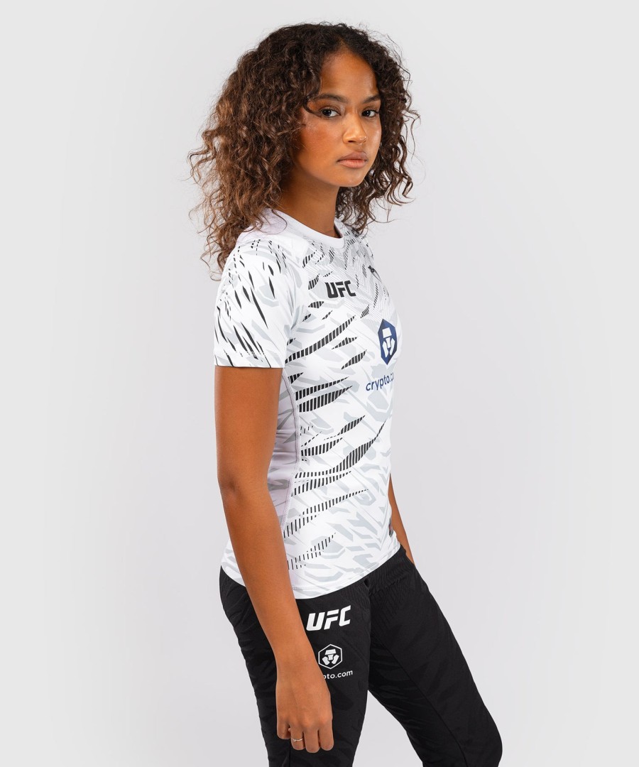 ufc fusion by venum authentic fight night naisten lyhythihainen rashguard - valkoinen