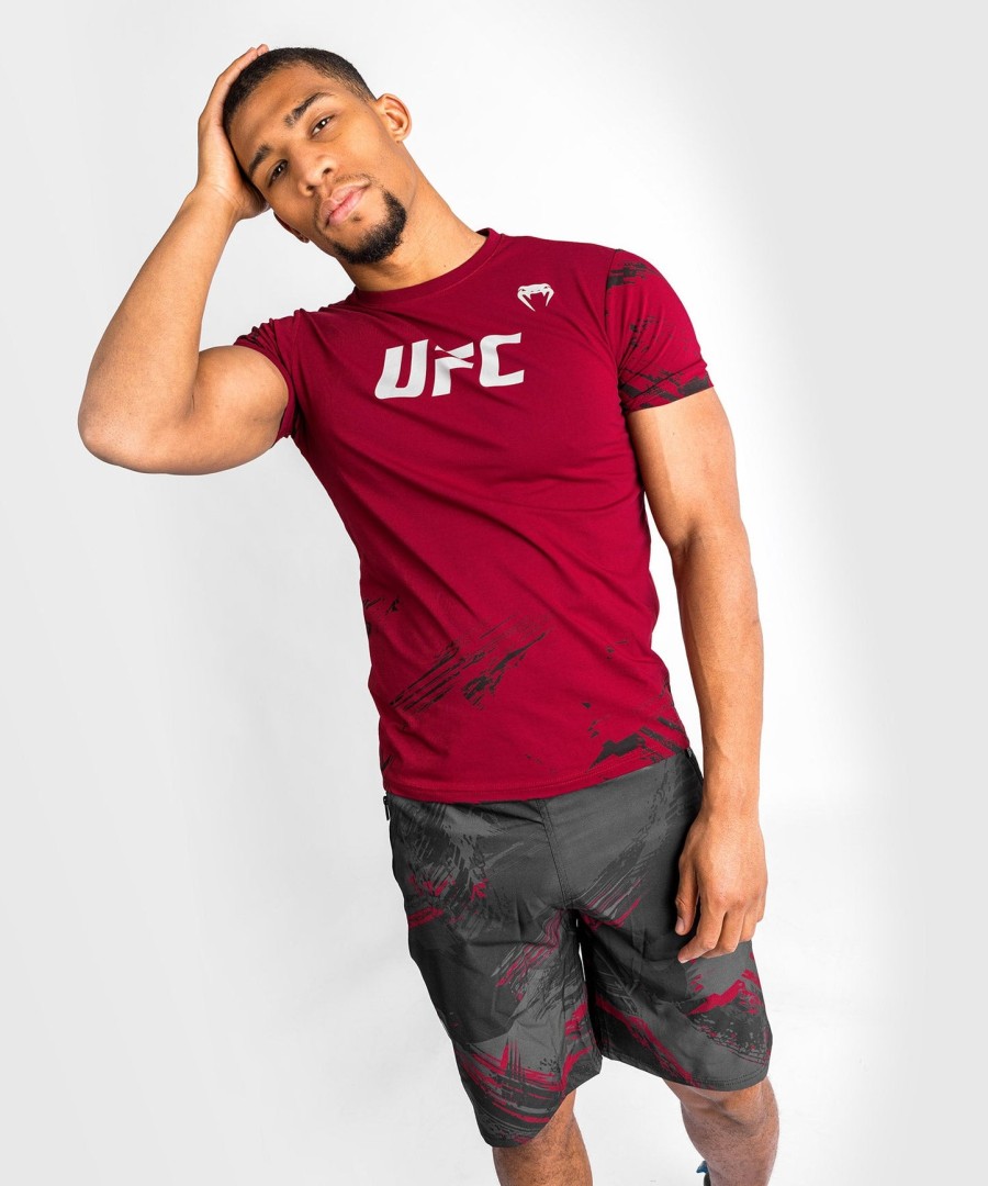 ufc venum authentic fight week miesten 2.0 lyhythihainen t-paita - punainen