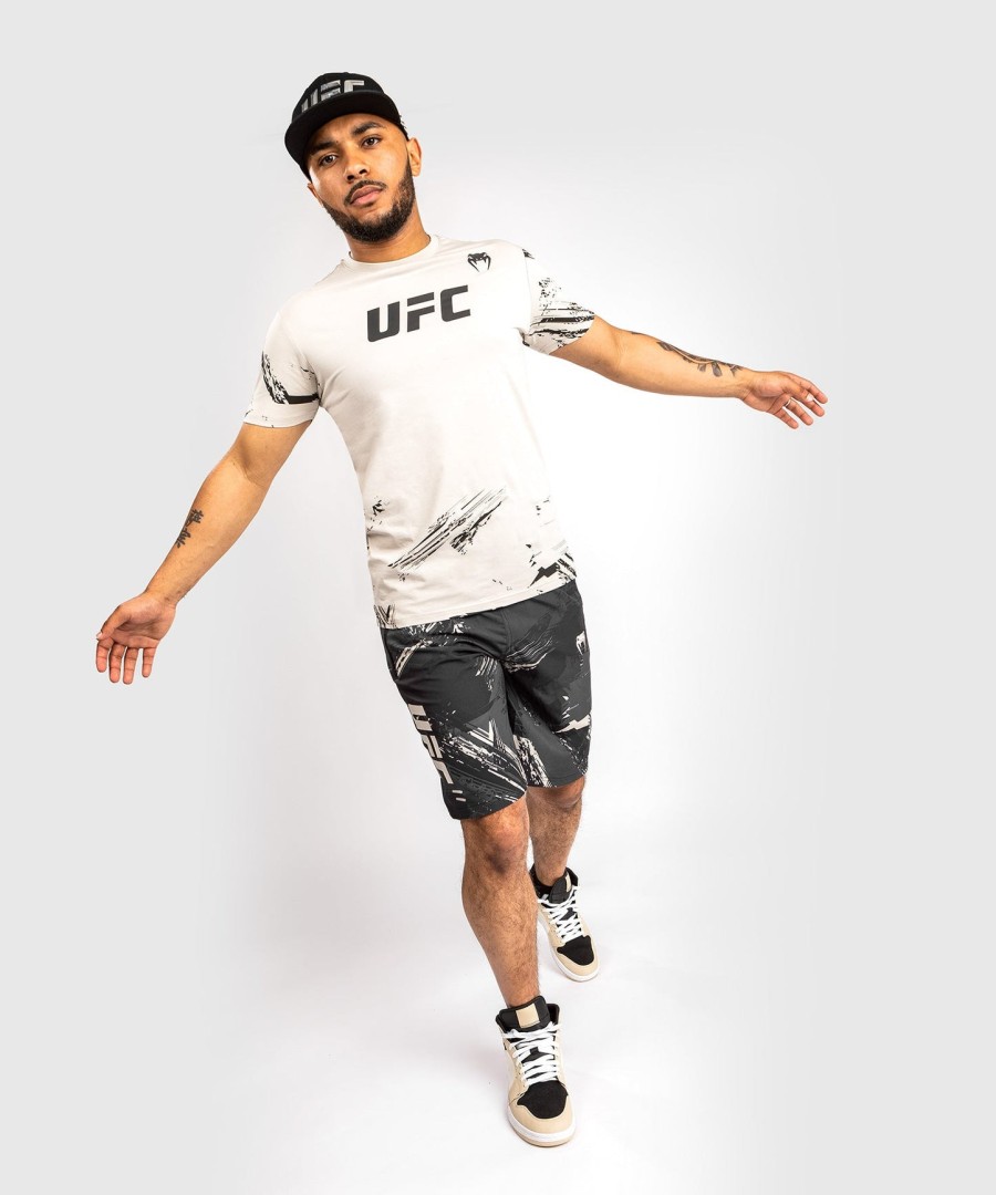 ufc venum authentic fight week miesten 2.0 lyhythihainen t-paita - hiekka