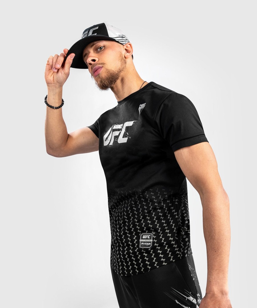ufc venum authentic fight week miesten 2.0 lyhythihainen t-paita - musta