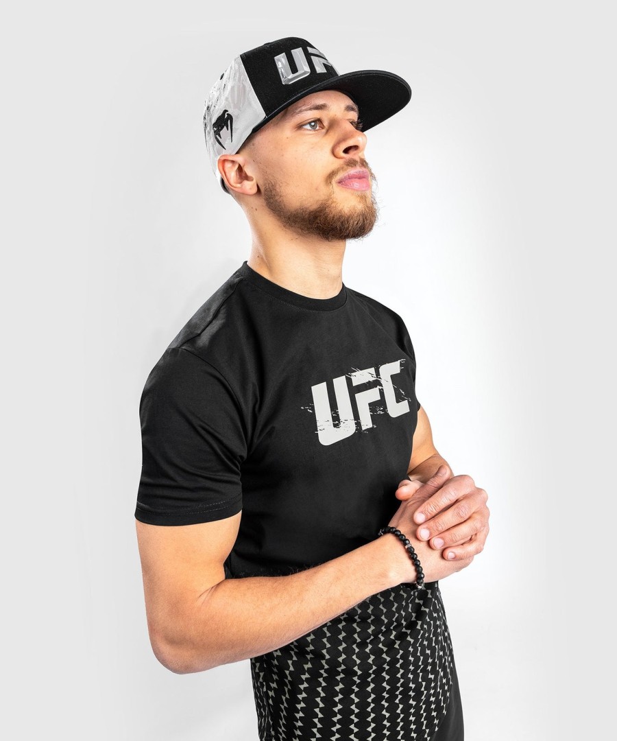 ufc venum authentic fight week miesten 2.0 lyhythihainen t-paita - musta
