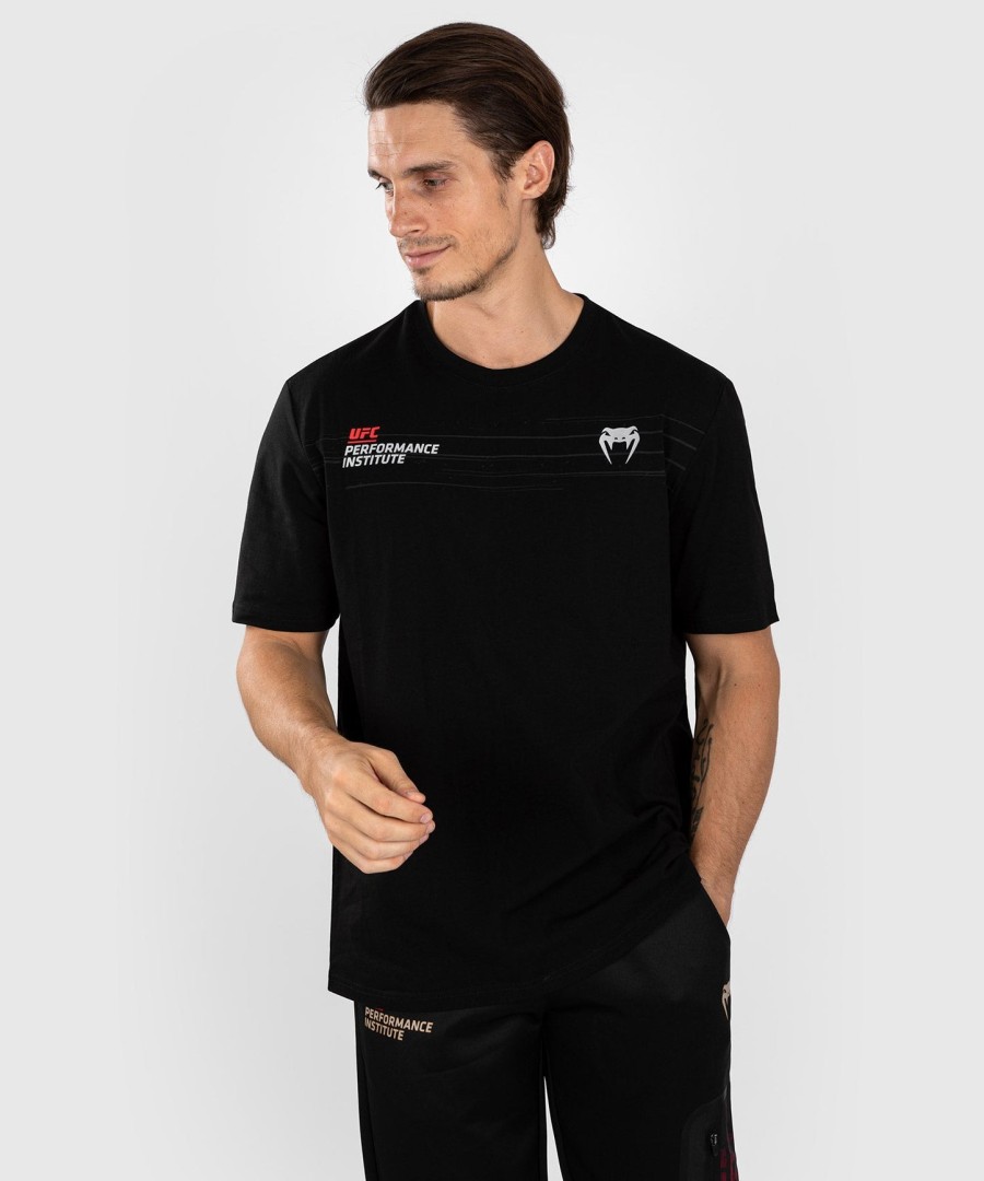 ufc venum performance institute 2.0 miesten t-paita - mustapunainen