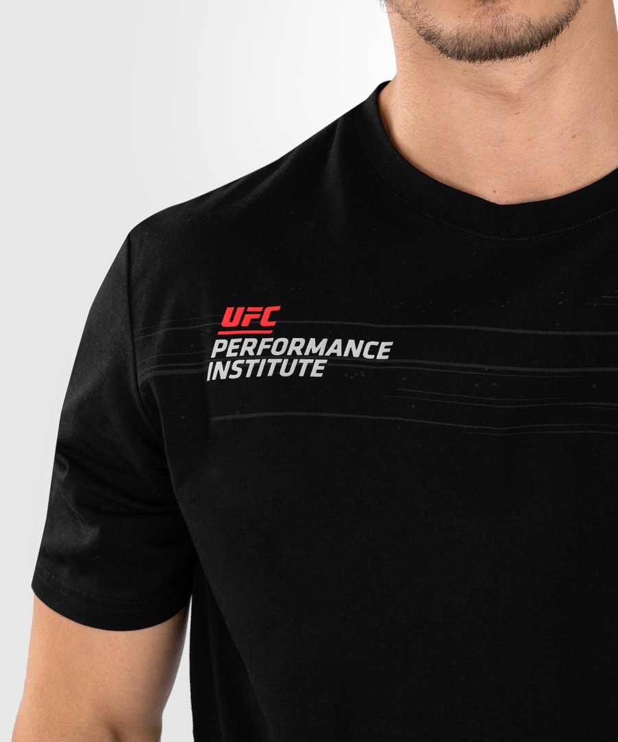 ufc venum performance institute 2.0 miesten t-paita - mustapunainen