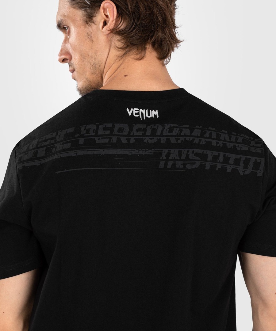 ufc venum performance institute 2.0 miesten t-paita - mustapunainen