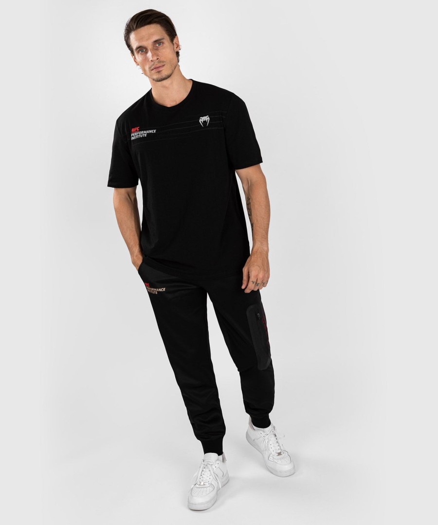 ufc venum performance institute 2.0 miesten t-paita - mustapunainen