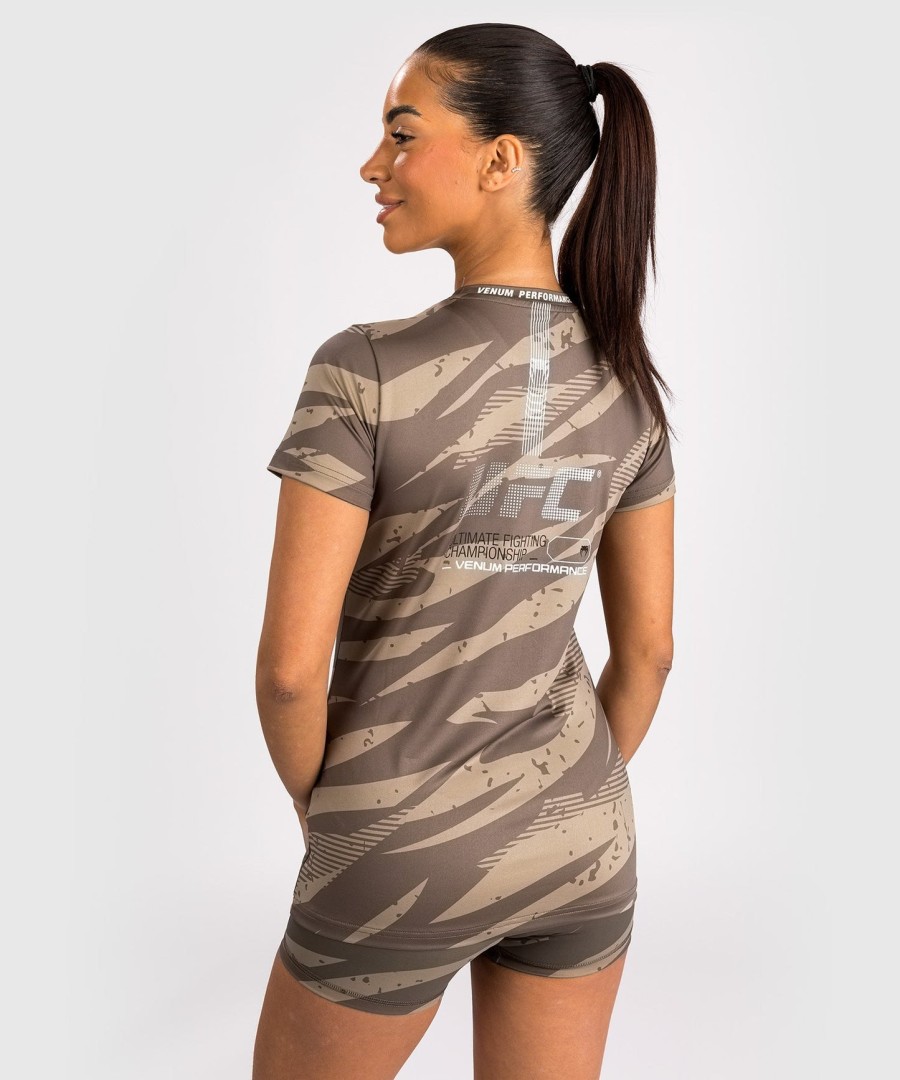 ufc adrenaline by venum fight week naisten dry-tech t-paita - aavikkokuvio