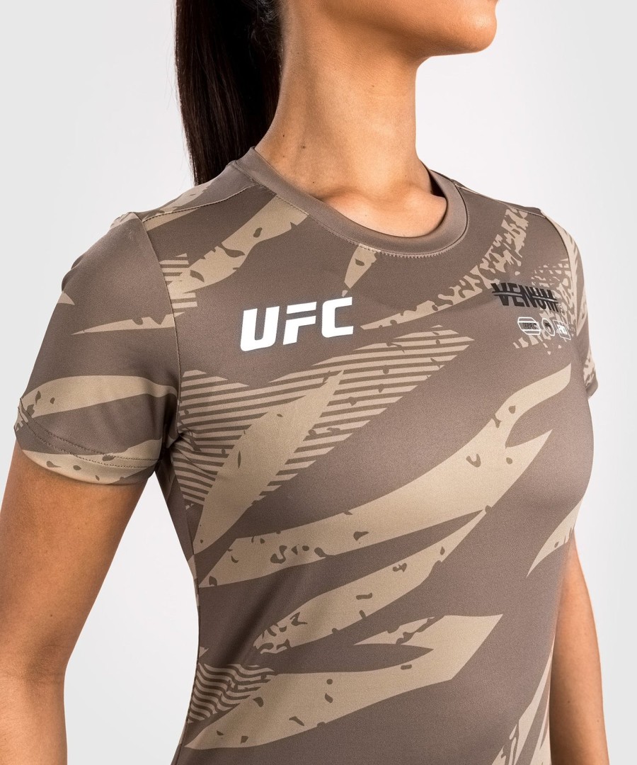 ufc adrenaline by venum fight week naisten dry-tech t-paita - aavikkokuvio