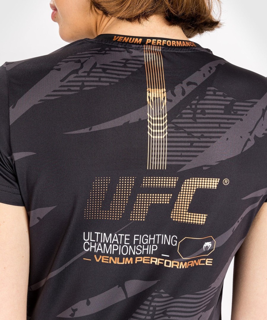 ufc adrenaline by venum fight week naisten dry-tech t-paita - urban camo