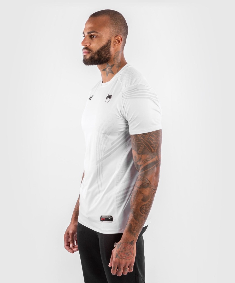 ufc venum authentic fight night miesten ulosmarssipelipaita - valkoinen