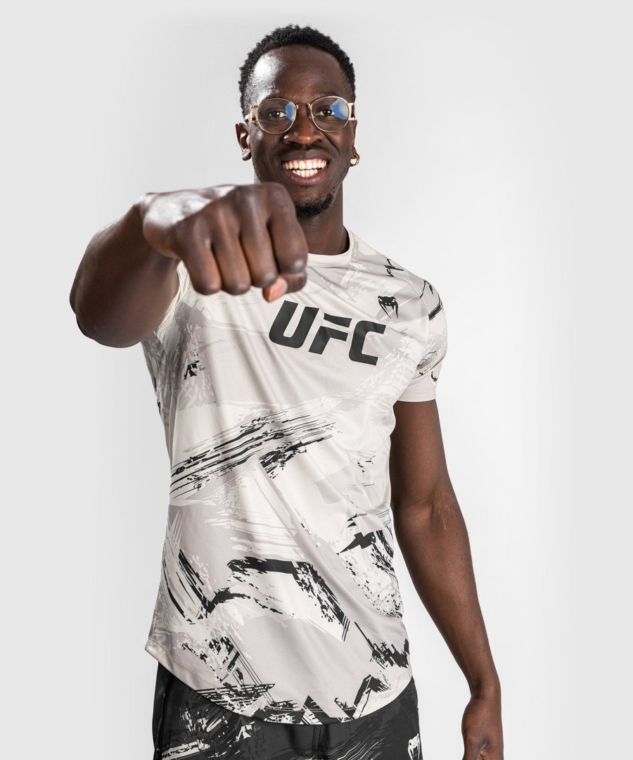 ufc venum authentic fight week 2.0 miesten kuiva tekninen t-paita - hiekanvärinen