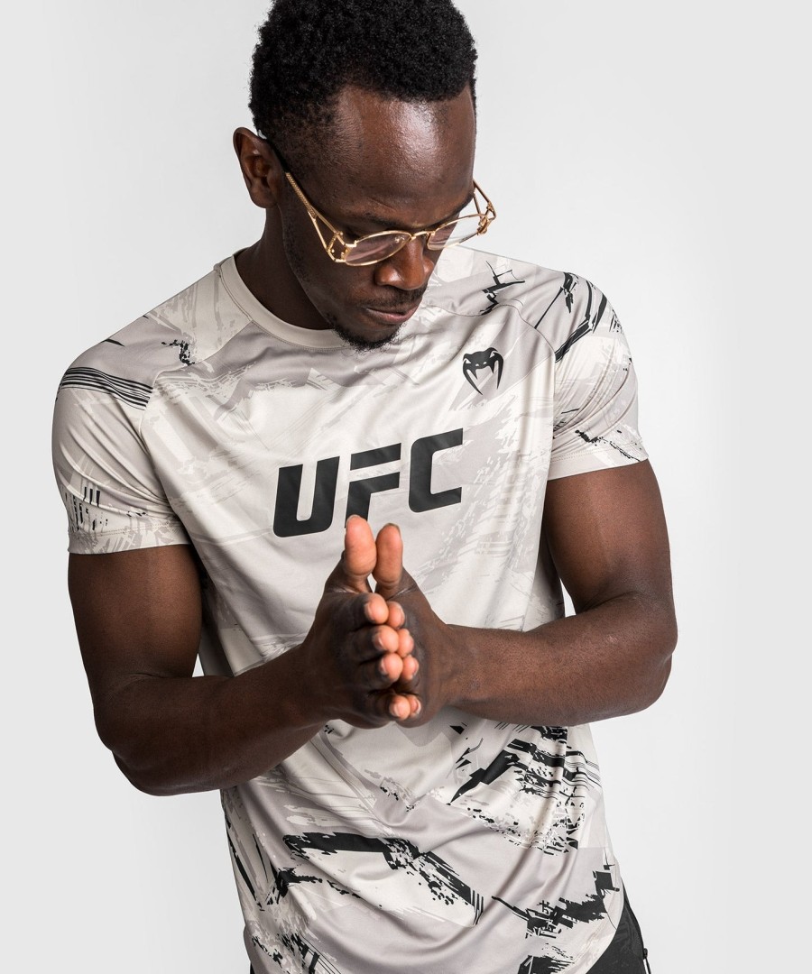 ufc venum authentic fight week 2.0 miesten kuiva tekninen t-paita - hiekanvärinen