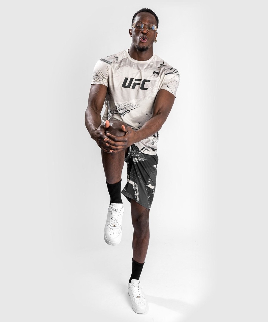 ufc venum authentic fight week 2.0 miesten kuiva tekninen t-paita - hiekanvärinen