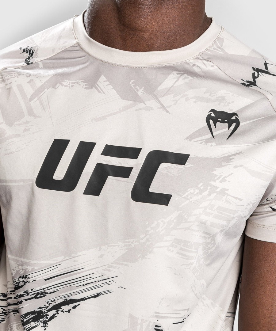 ufc venum authentic fight week 2.0 miesten kuiva tekninen t-paita - hiekanvärinen