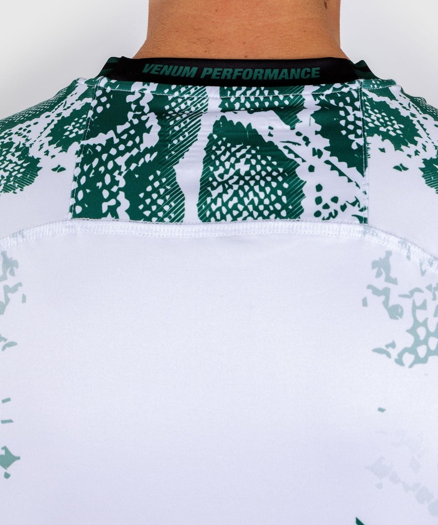 ufc adrenaline by venum authentic fight night miesten pelipaita - emerald edition - valkoinenvihreä