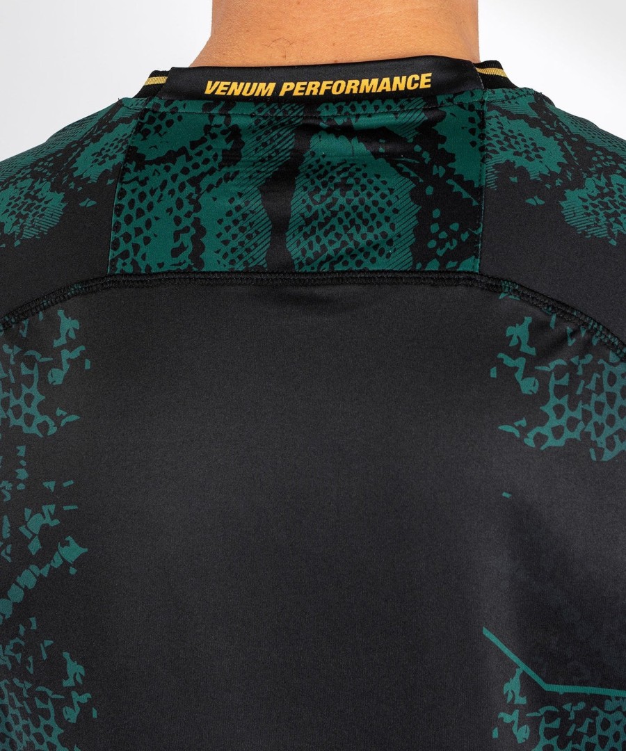 ufc adrenaline by venum authentic fight night miesten pelipaita - emerald edition - vihreämustakulta