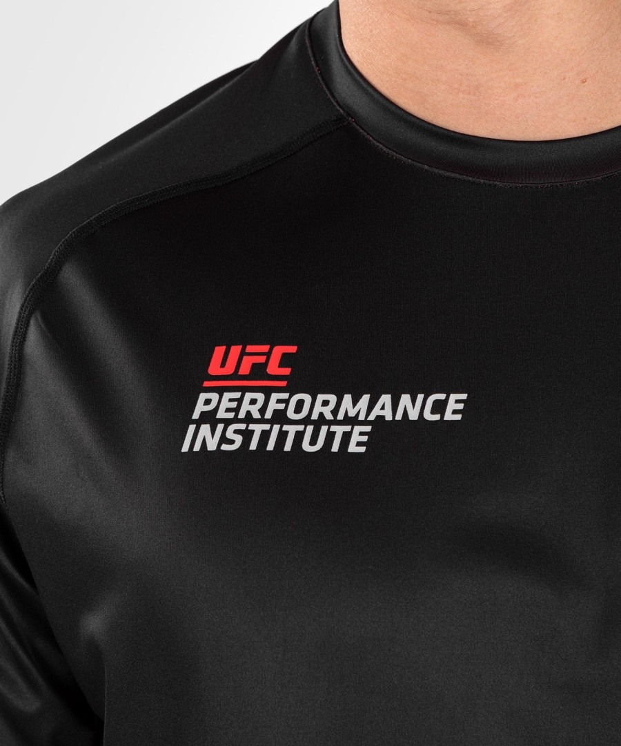 ufc venum performance institute 2.0 miesten dry-tech paita - mustapunainen
