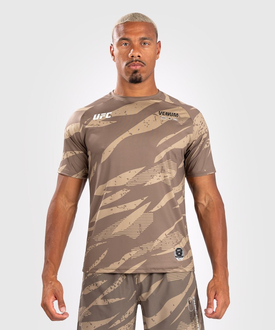 ufc adrenaline by venum miesten fight week dry-tech t-paita - aavikkokuvio