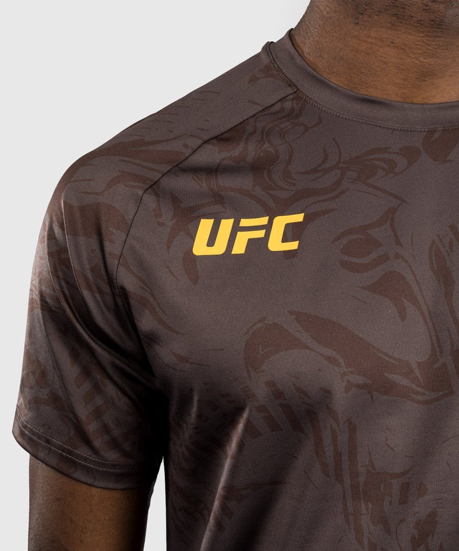 ufc fusion by venum fight week miesten dry-tech t-paita - ruskea