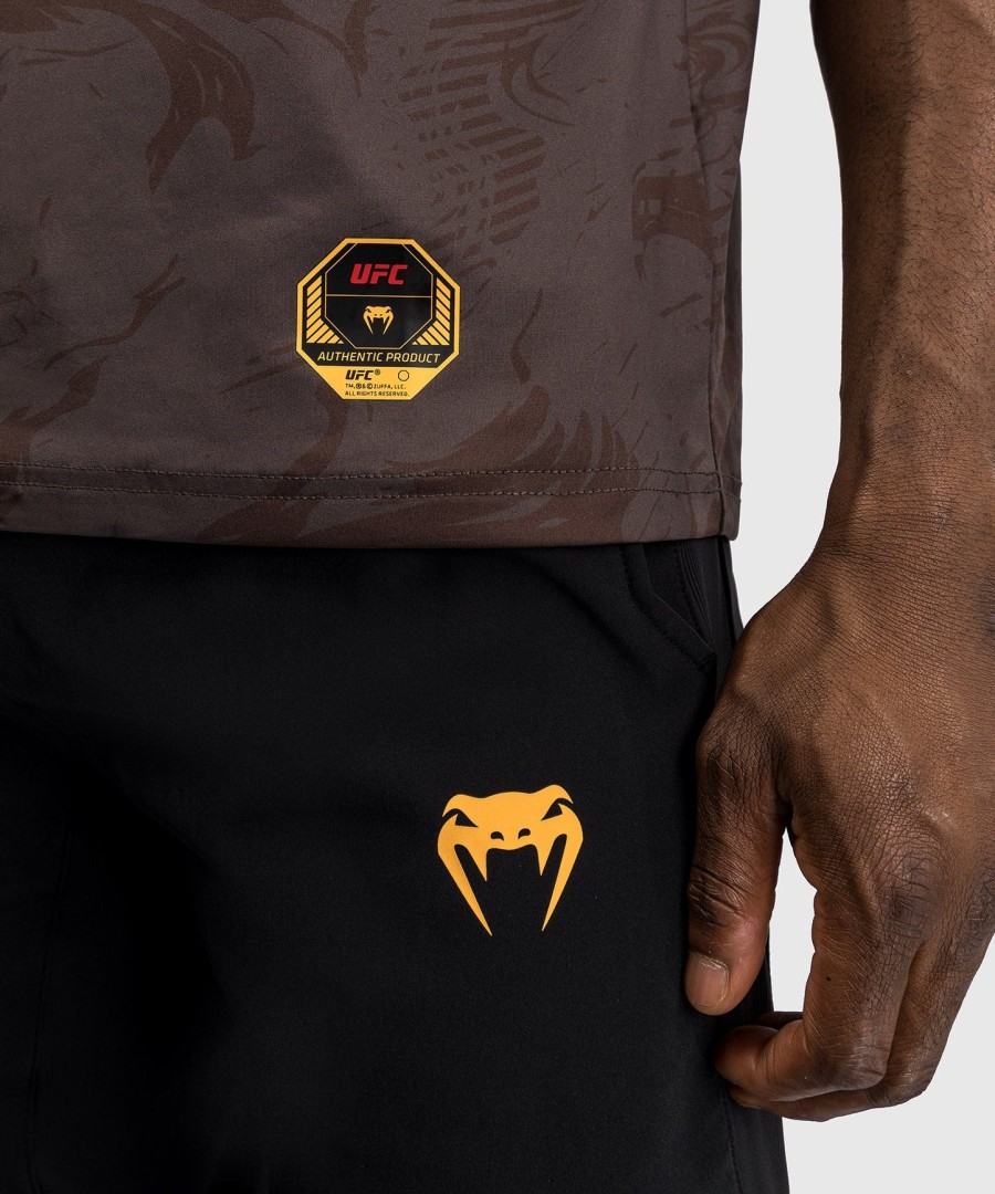 ufc fusion by venum fight week miesten dry-tech t-paita - ruskea