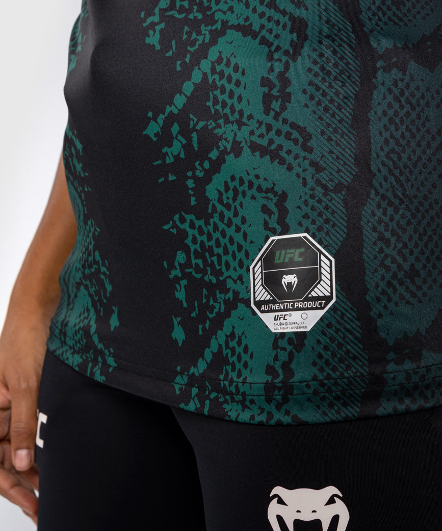 ufc adrenaline by venum authentic fight night naisten walkout pelipaita - emerald edition - vihreämusta