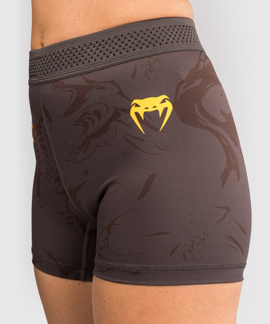 ufc fusion by venum fight week vale tudo -naisten shortsit - ruskea