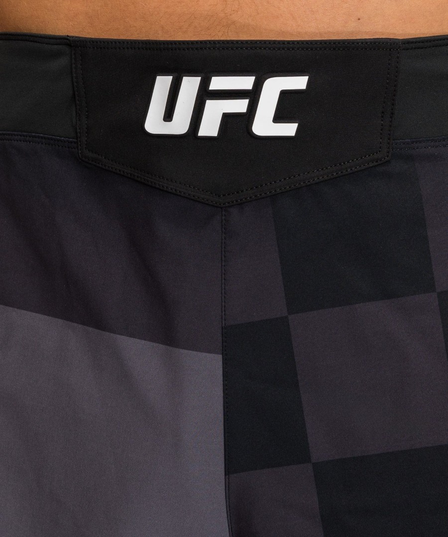 miesten ufc unrivered by venum mustat stipe miocic -shortsit taisteluun