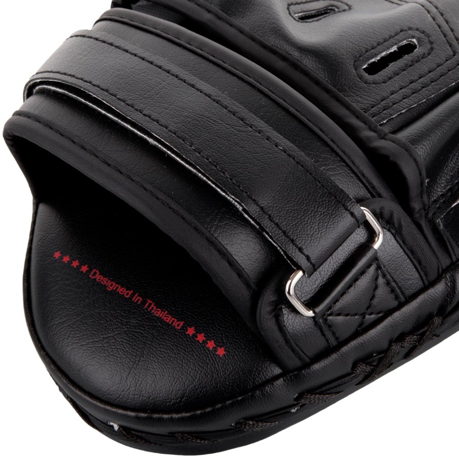 venum light focus -hanskat - mustapunainen pari