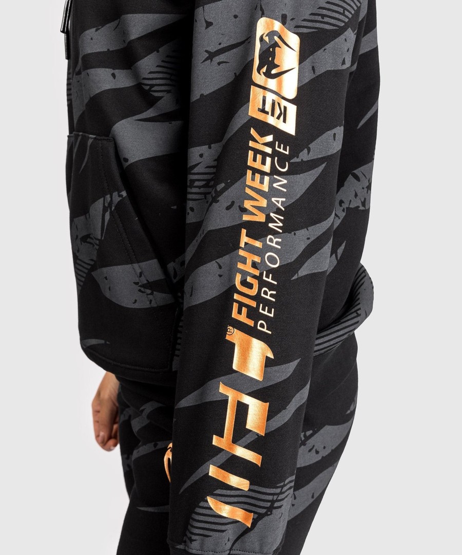 ufc adrenaline by venum fight week naisten huppari - urban camo