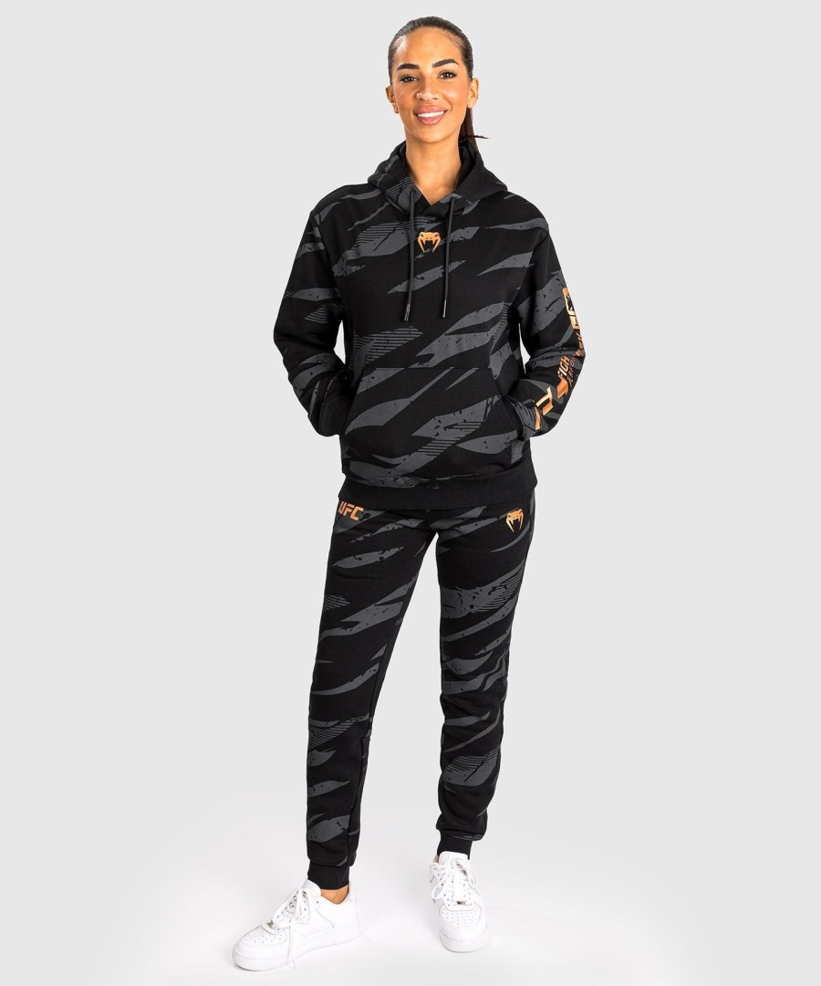 ufc adrenaline by venum fight week naisten huppari - urban camo
