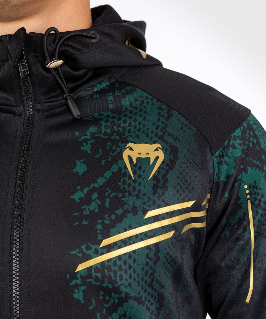 ufc adrenaline by venum authentic fight night miesten walkout huppari - emerald edition - vihreämustakulta