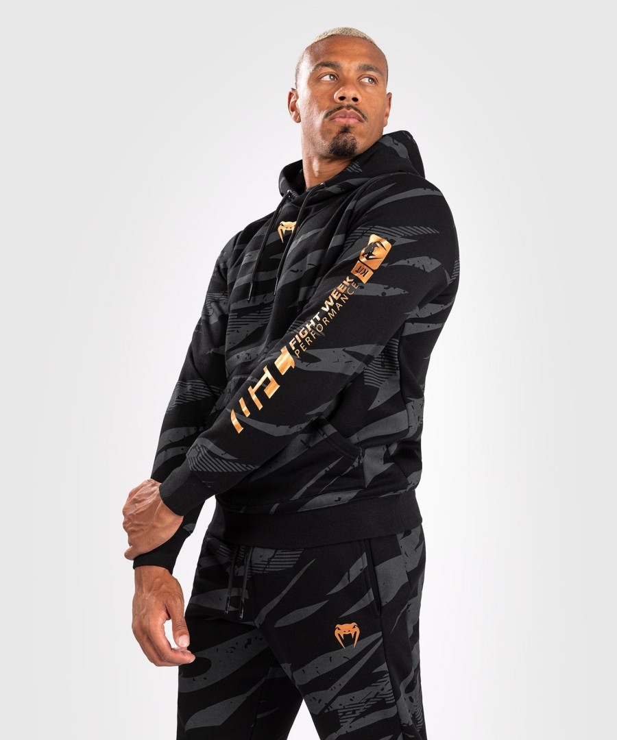 ufc adrenaline by venum fight week miesten huppari - urban camo
