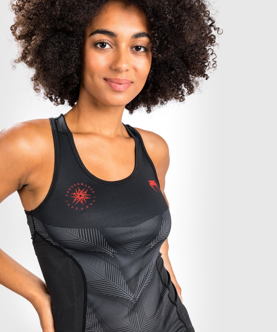 venum phantom dry tech -hihaton paita - naisille - mustapunainen