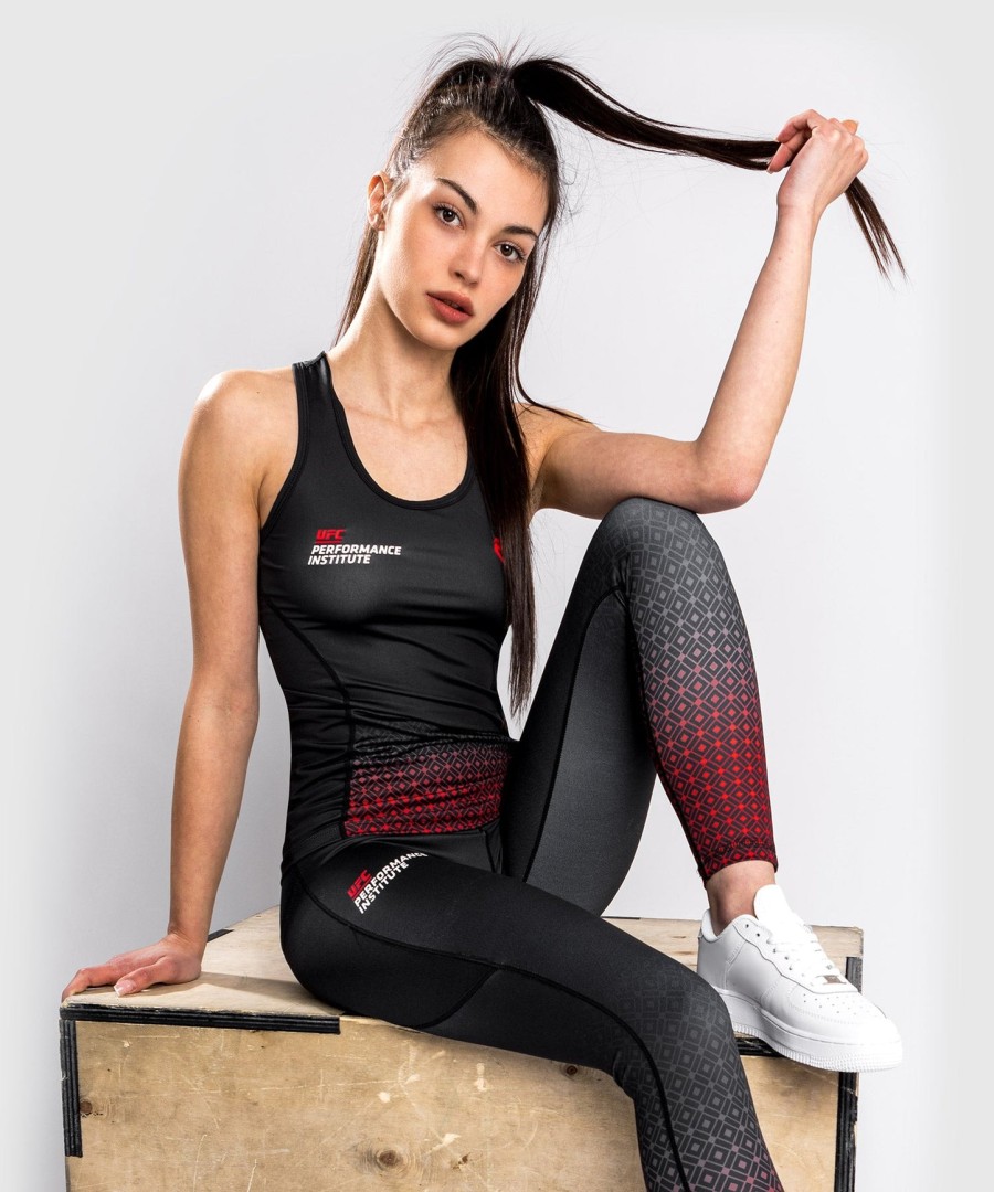 ufc venum performance institute dry tech -hihaton paita - naisille - mustapunainen